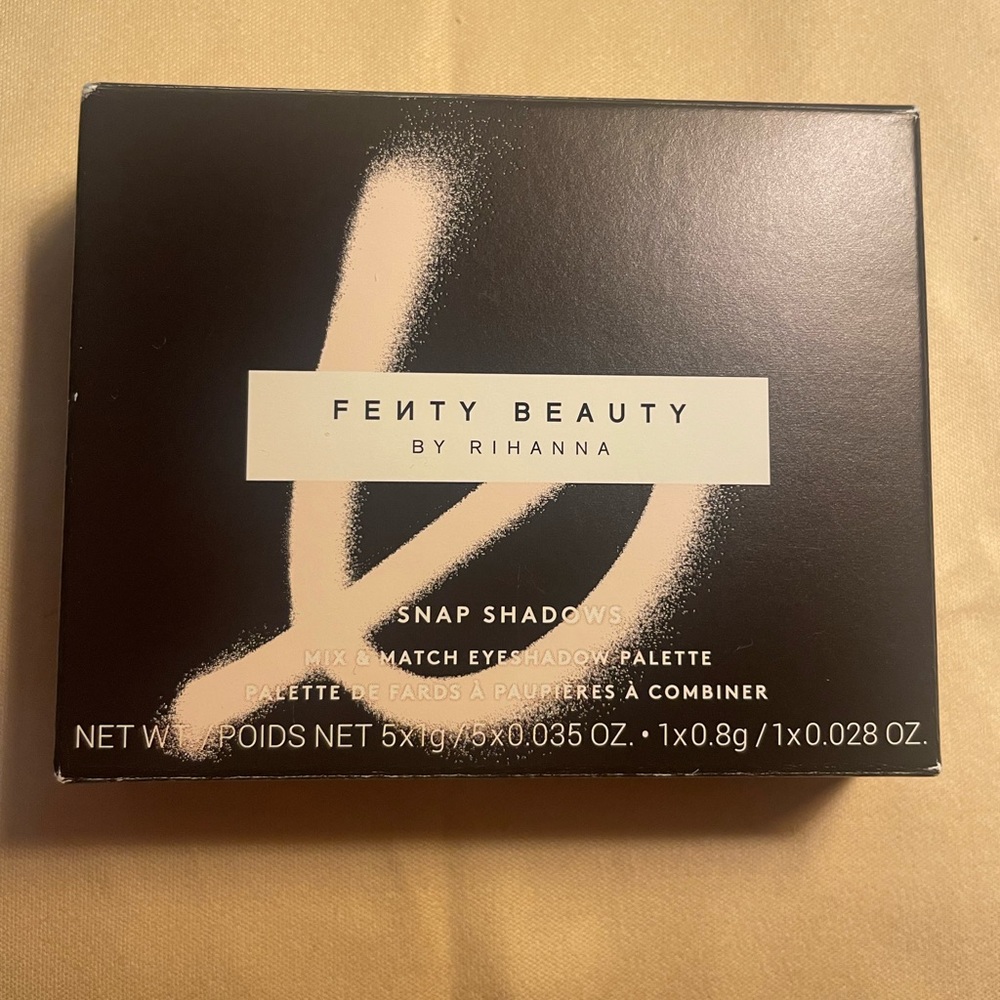 NIB FENTY BEAUTY Snap Shadows Mix & Match Eyeshadow Palette in Smoky
